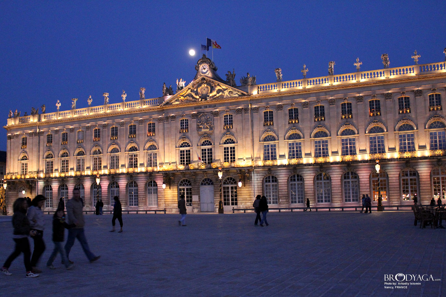 Place Stanislas by night